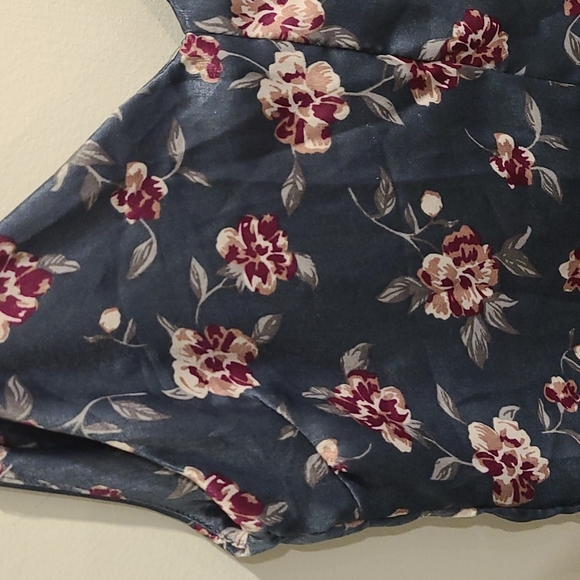 NWT Honey Belle grey satin feel floral jumpsuit - Picture 3 of 9